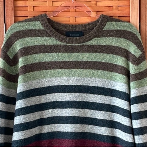 Express Crewneck Color Block - Picture 3 of 5